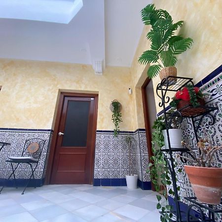 Patio Andalusi Junto A La Vina Apartment Cadiz Exterior photo